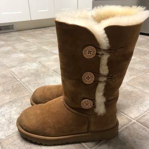 Ugg Chestnut Bailey Button Triplet